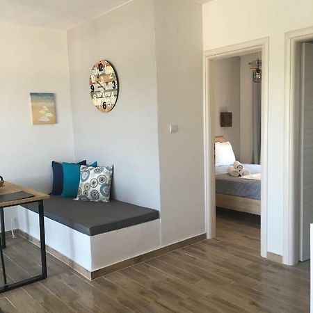 Sunrise View Apartment Ofrinion Bagian luar foto