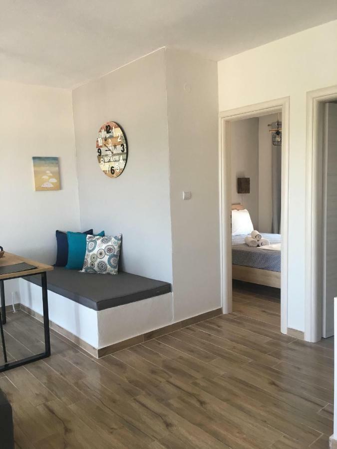 Sunrise View Apartment Ofrinion Bagian luar foto